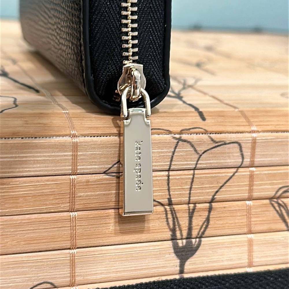 Kate Spade Compact Wallet - Picture 3 of 4